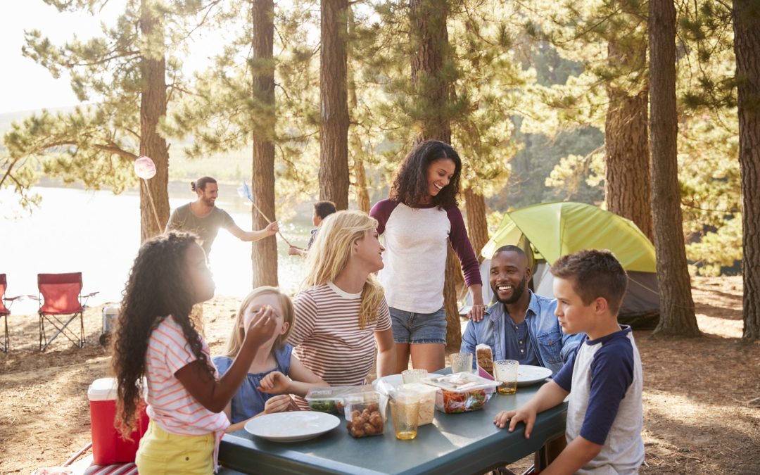 5 Ways to Connect With Other Parents This Summer